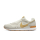 Nike Venture Runner Sneaker Herren - COCONUT MILK/SANDED GOLD-MAGMA ORAN - Größe 10